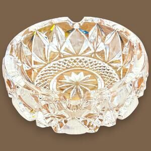 Ashtray Lead Crystal Vintage Heavy 5" Diameter 2" tall 2 Lbs 2 oz.
